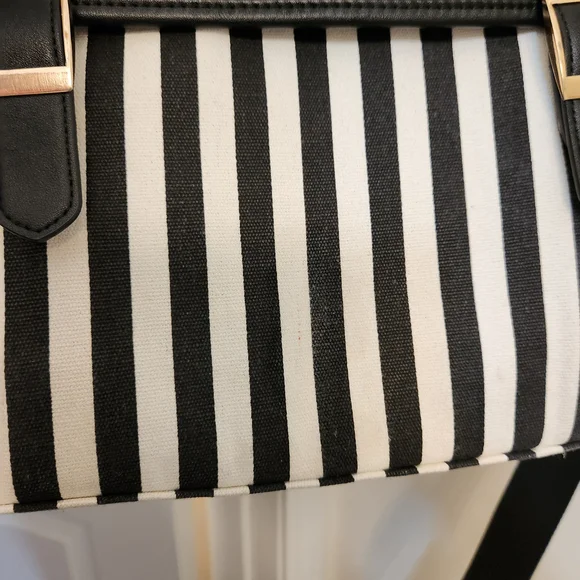 LOVEVOOK Black and White Striped Laptop Bag - Picture 6 of 9